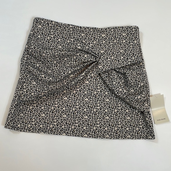 Zara Dresses & Skirts - Zara Skirt NWT L Leopard Mini Skirt